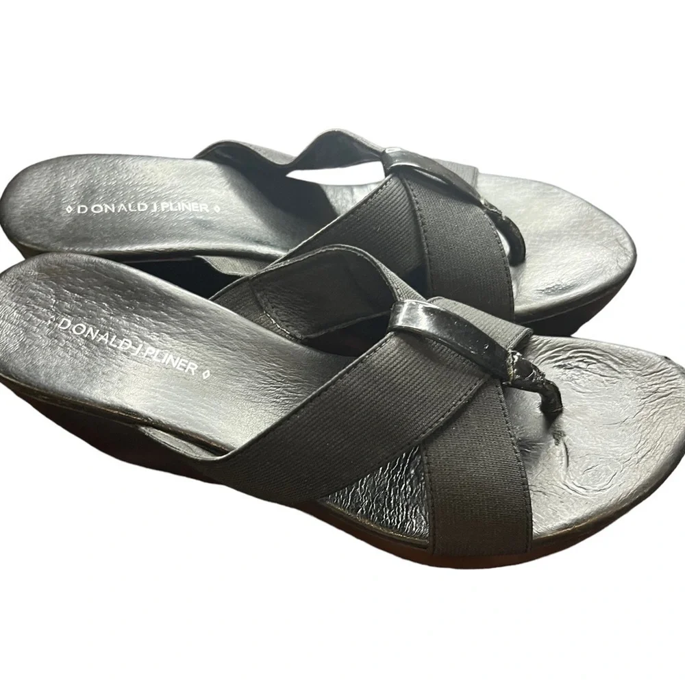 Donald J Pliner Clove Black Criss Cross Stretch Straps Toe Post Sandals 7.5